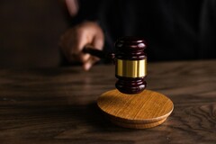 De Trump-administratie heeft beroep aangetekend tegen de uitspraak. Gerechtelijke procedure - stock afbeelding. (Afbeeldingsbron: Katrin Bolovtsova op Pexels)