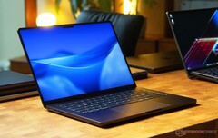 Apple is van plan om in de komende twaalf maanden twee generaties van de MacBook Pro op de markt te brengen.