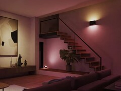 De Philips Hue Dymera heeft onafhankelijk regelbare LED-lichtbronnen aan de boven- en onderkant. (Afbeelding bron: Philips Hue)