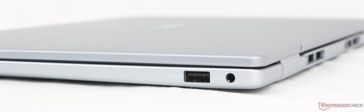 Rechts: USB-A 3.2 Gen. 1, 3,5 mm headset