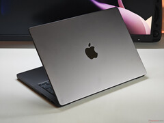 Apple MacBook Pro 14 M5 (bron: Notebookcheck)