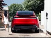 Model Y Prestaties bijtanken aan een Tesla thuislader. (Afbeeldingsbron: Tesla)
