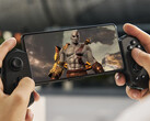 Het Android-vlaggenschip van de vorige generatie kon de geteste games beter emuleren. Afbeelding: God of War 3 wordt geëmuleerd op een smartphone (bewerkt).