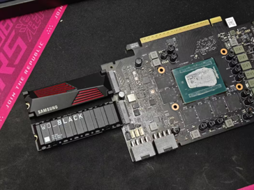 MaxSun Intel Arc B580 met SSD-sleuven (bron: Bilibili)