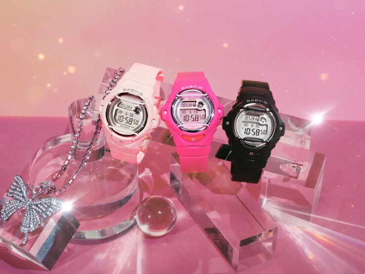 Van links naar rechts: de Casio BG-169KB-4, BG-169KB-4B1 en BG-169KB-1 horloges
