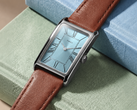 Het Timex 1976 Lexington Reissue Inspired-horloge TW2Y78900 met een ijsblauwe wijzerplaat