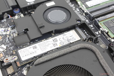 Primaire M.2 2280 PCIe5 x4 sleuf (met heat spreader verwijderd)