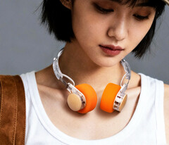 De combinatie van hout en kleurrijk schuim geeft de FiiO EH11 een charmante retro-uitstraling. (Afbeeldingsbron: FiiO)