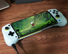 Versie 5.0 van GameHub introduceert ook prestatieverbeteringen. Afgebeeld: Hollow Knight: Silksong draait op een Android telefoon. (Afbeeldingsbron: GameSir en Steam - bewerkt)