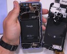 Google Pixel 9a batterij vervangen demontage