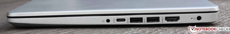 Audio combo, 3 x USB 3.0, eenmaal als Type C, tweemaal als Type A, HDMI 1.4b, holle aansluiting (voedingsaansluiting)