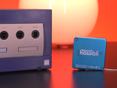 Een screengrab van de Nintendo Gamecube naast de kleine Nintendo Kawaii Wii in sleutelhangerformaat