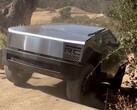 De Tesla Cybertruck maakte een hele show van het beklimmen van de helling van de Hollister Hill Stair Step tijdens een recent off-road testuitstapje. (Afbeeldingsbron: @stretch_thecj2l op Instagram)