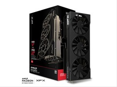 De XFX Swift-serie van Radeon RX 9070 XT (Afgebeeld) en RX 9070-kaarten heeft drievoudige ventilatorkoelers. (Afbeeldingsbron: XFX)
