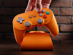 De nieuwe versie van de 8BitDo Pro 3 heeft een bijzonder opvallende afwerking. (Afbeeldingsbron: 8BitDo)