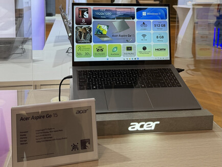 Een vooraanzicht van de laptop