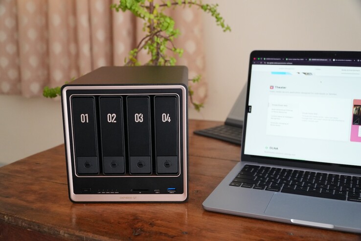De UGOS Pro biedt alle essentiële apps en functies