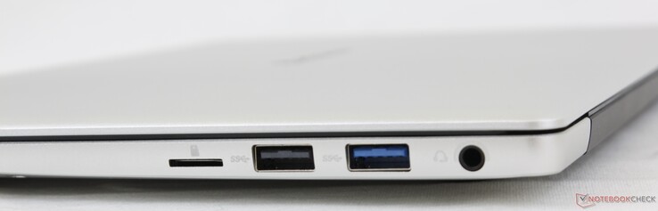 Rechts: MicroSD-lezer, USB-A 2.0, USB-A 3.0, 3.5 mm hoofdtelefoon