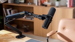 De Maono PD500W kan worden gebruikt als bedrade of draadloze microfoon voor livestreaming vanaf een laptop of telefoon.