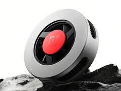 De OnePlus 27W Freezing Point Cooler maakt gebruik van magneten om aan een telefoon te bevestigen. (Afbeeldingsbron: OnePlus)