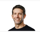 Een foto van John Ternus, Apple's senior vice president of hardware engineering. (Afbeelding Bron: Apple)