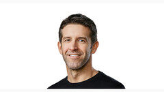Een foto van John Ternus, Apple's senior vice president of hardware engineering. (Afbeelding Bron: Apple)