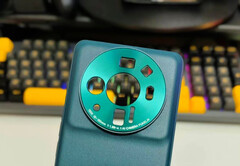 Het is onduidelijk of Xiaomi de Xiaomi 12 Ultra in deze kleuroptie zal verkopen. (Afbeelding bron: Weibo)