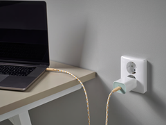 IKEA&#039;s nieuwste Sjöss lader (foto) biedt een vermogen tot 65W. (Afbeeldingsbron: IKEA)