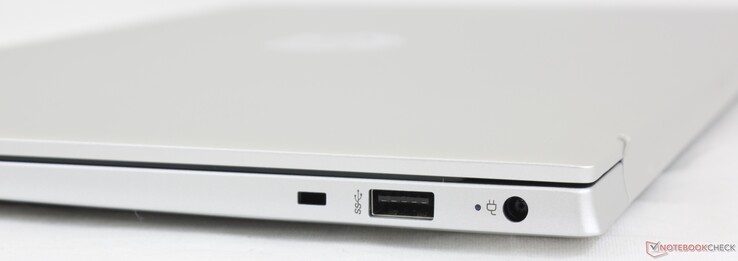 Rechts: Sluitingpoort, USB-A (5 Gbps), AC adapter