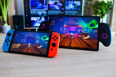 Nintendo Switch OLED vs. OneXplayer X1 Pro - De Smurfen 2. (Afbeeldingsbron: Marc Herter/ Notebookcheck)