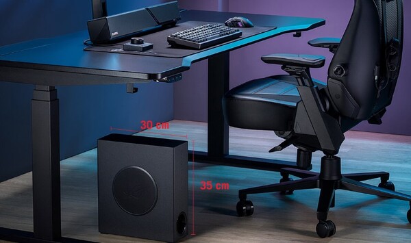 De subwoofer is klein genoeg om onder of zelfs bovenop uw bureau te passen.
