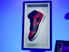 De nieuwe HLD-monitoren (op de foto) zullen verkrijgbaar zijn in drie verschillende formaten: 16 inch, 27 inch en 86 inch. (Afbeeldingsbron: Looking Glass Factory)