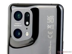 De Find X6 Pro zou in twee SoC-varianten moeten komen; Find X5 Pro afgebeeld. (Beeldbron: NotebookCheck)