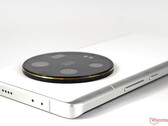 De Xiaomi 14 Ultra komt mogelijk pas in de lente van 2024, voorganger afgebeeld. (Afbeeldingsbron: Notebookcheck)