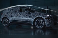 Na de eerste schetsen is de nieuwe Audi A2 e-tron nu bedekt met camouflage tijdens testritten op ijs en sneeuw in Noord-Zweden en in de windtunnel.