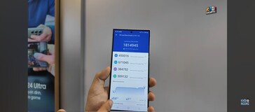 Samsung Galaxy S24 Ultra AnTuTu score (afbeelding via Khôi Ngọng op YouTube)