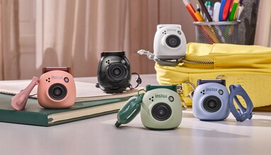 De Instax Pal in al zijn vijf kleuren (Afbeelding Bron: Fujifilm)