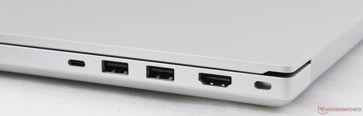 Rechts: Thunderbolt 3, 2x USB 3.1 Gen. 1 Type-A, HDMI 2.0b, Kensington Lock