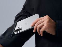 De OnePlus 13T zal beschikken over een 6.260 mAh batterij (Afbeelding bron: OnePlus - bewerkt)