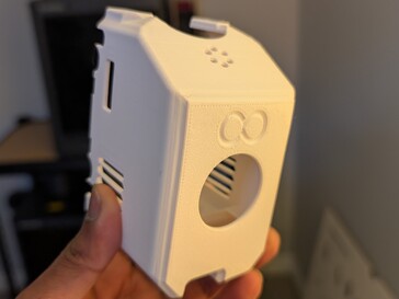 Witte ASA-print met wat kromtrekken, maar verder een schone print.