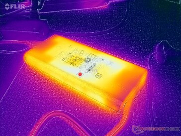 AC-adapter bereikt meer dan 45 C tijdens het gamen