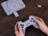 De 8BitDo Mod Kit voor de originele PlayStation Controller voegt Bluetooth-ondersteuning en een oplaadbare batterij toe. (Afbeeldingsbron: 8BitDo)
