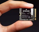 De Corsair MP600 Mini R2 belooft leessnelheden tot 7.000 MB/s. (Afbeelding: Corsair)