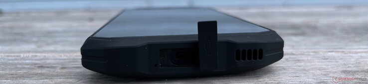 Onderkant: USB-C 2.0 (gegevens/opladen)