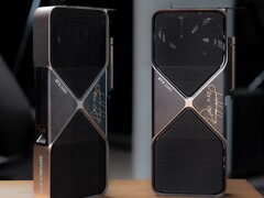 Twee Founders Edition-kaarten ondertekend door Jensen Huang. (Afbeelding Bron: Nvidia) 