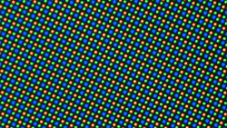 Het OLED paneel gebruikt een RGGB subpixelmatrix met één rode, één blauwe en twee groene diodes.