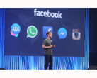 Een foto van Meta CEO Mark Zuckerberg op het podium tijdens de Facebook F8 Conferentie in 2015. (Afbeelding Bron: Meta)