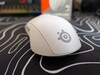Achterkant met SteelSeries-logo.