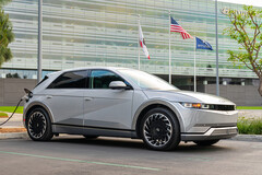 Hyundai's Ioniq 5 lijkt een populaire EV te zijn in de VS, ondanks het feit dat hij niet in aanmerking komt voor belastingvoordelen onder Biden's IRA. (Afbeeldingsbron: Hyundai)