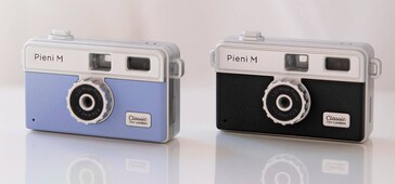 De Kenko Toy Camera Pieni M is verkrijgbaar in een grijsblauwe of zwarte uitvoering. (Bron: Kenko Tokina)